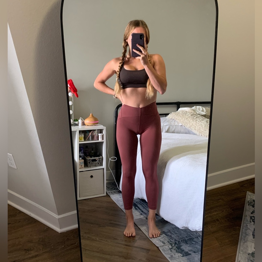 LULU LEMON LEGGINGS - NEVER WORN OTHER THAN TRIED ON - BRAND NEW - 7/8 LEGGINGS